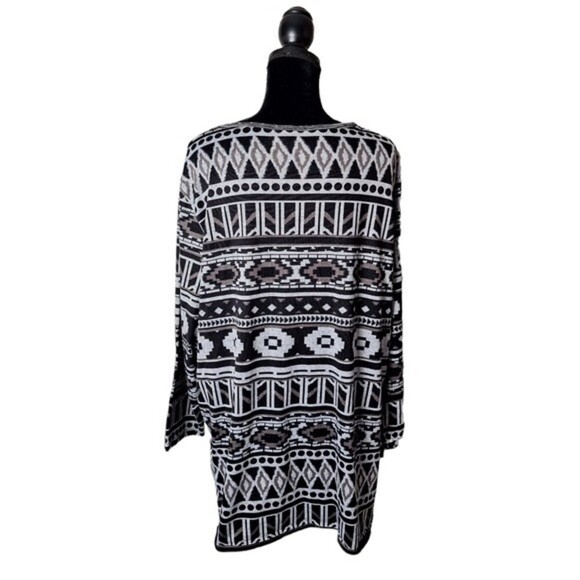 Bobbie Brooks Size 3X Plus Size Geometric Print 3/4 Sleeve Scoop Neck Tunic Top - Picture 3 of 9